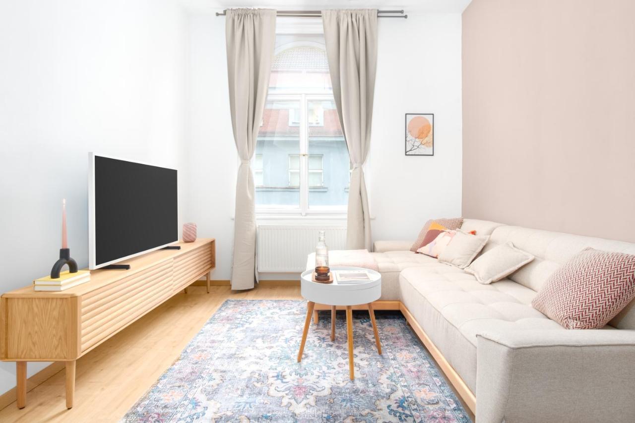 Days - Eclectic In Trendy Area Appartamento